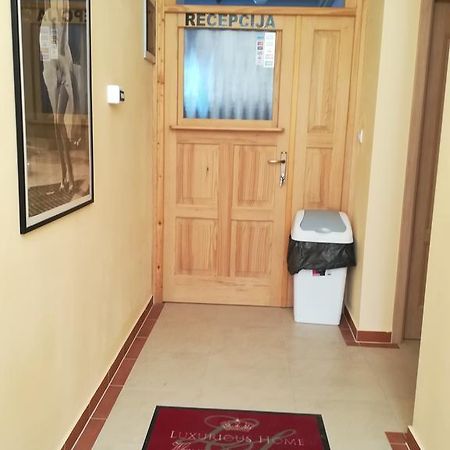 Cinema House Single & Double Rooms & Studio Apartments Pula Ngoại thất bức ảnh