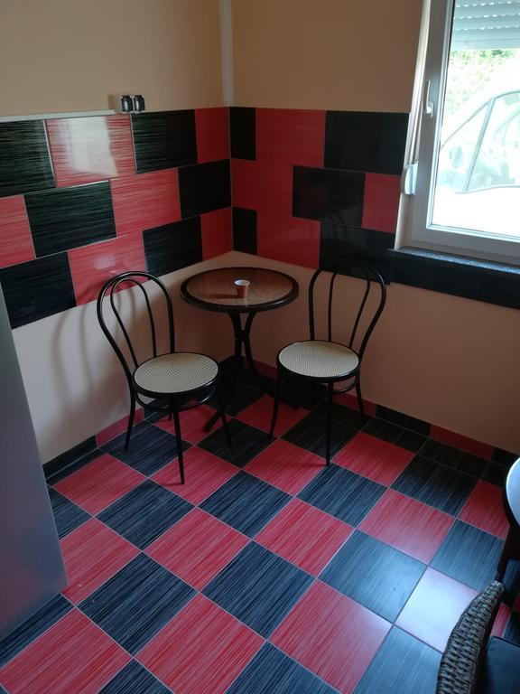 Cinema House Single & Double Rooms & Studio Apartments Pula Ngoại thất bức ảnh