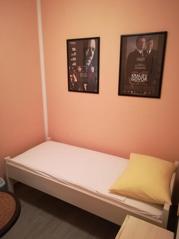 Cinema House Single & Double Rooms & Studio Apartments Pula Ngoại thất bức ảnh