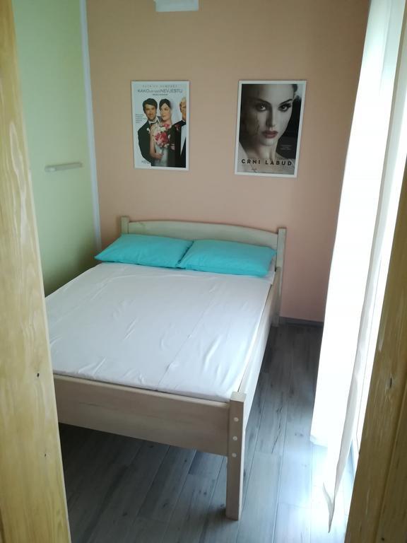 Cinema House Single & Double Rooms & Studio Apartments Pula Ngoại thất bức ảnh