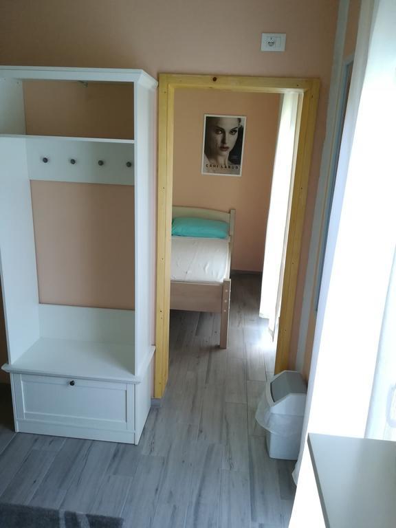 Cinema House Single & Double Rooms & Studio Apartments Pula Ngoại thất bức ảnh