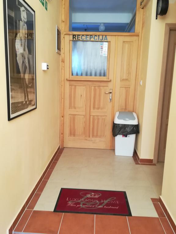 Cinema House Single & Double Rooms & Studio Apartments Pula Ngoại thất bức ảnh